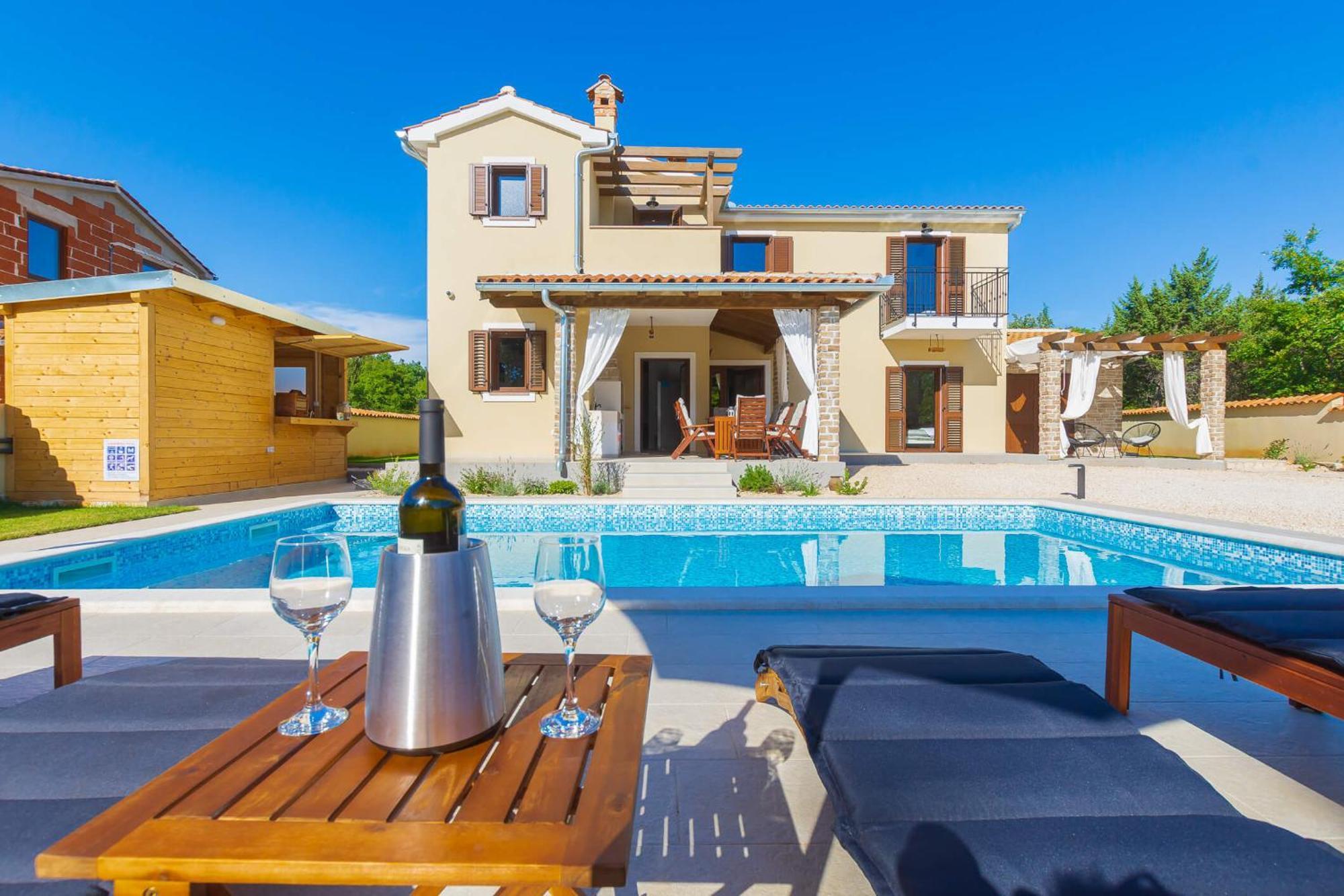 Villa David - Luxurious Secluded Villa With A Heated Pool Butkovici  Bagian luar foto